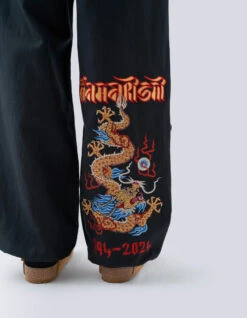 Maharishi 5021 Descending Dragon Loose Snopants® Black 18 Maharishi 5021 Descending Dragon Loose Snopants® Black -Maharishi Shop 071223 0130 2