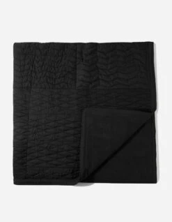 Maharishi 7030 Triquilted Bed Blanket 路 Military Surplus Black