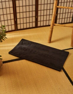 Maharishi 9870 Towel 90 X 180cm · Organic Cotton 700 Black 6 Maharishi 9870 Towel 90 X 180cm · Organic Cotton 700 Black -Maharishi Shop Homeware 9870 black 20 Green