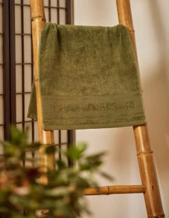 Maharishi 9369 Towel 40 X 80cm · Organic Cotton Olive 10 Maharishi 9369 Towel 40 X 80cm · Organic Cotton Olive -Maharishi Shop Homeware 9871 olive 20 Green