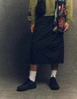 Maharishi 4589 Original Snoskirt Black 27 Maharishi 4589 Original Snoskirt Black -Maharishi Shop aw23 pre editorial pdp 0006 aw23 pre editorial 4x5 0069 MAHARISHIAW23Pre0172