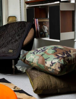 Maharishi 6426 XL TriQuilted Cushion · Vintage Military Surplus Olive 15 Maharishi 6426 XL TriQuilted Cushion · Vintage Military Surplus Olive -Maharishi Shop campaign trade pdp 0001 s23 homeware 7