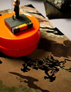 Maharishi 2158 DPM: Bonsai Forest Rug Large Woodland 15 Maharishi 2158 DPM: Bonsai Forest Rug Large Woodland -Maharishi Shop campaign trade pdp 0002 s23 homeware 6